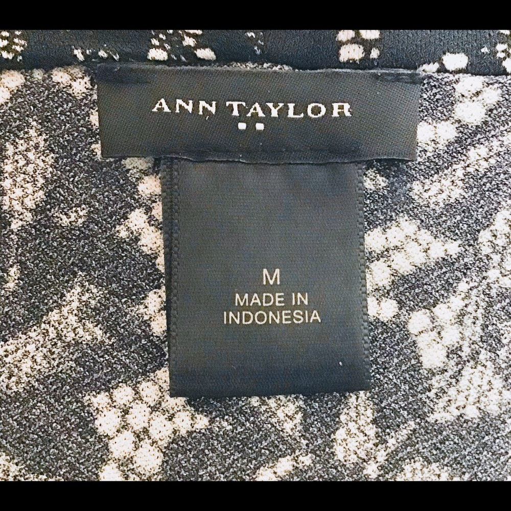 Ann Taylor Sleeveless Cowl-Neck Top EUC - Picture 4 of 4